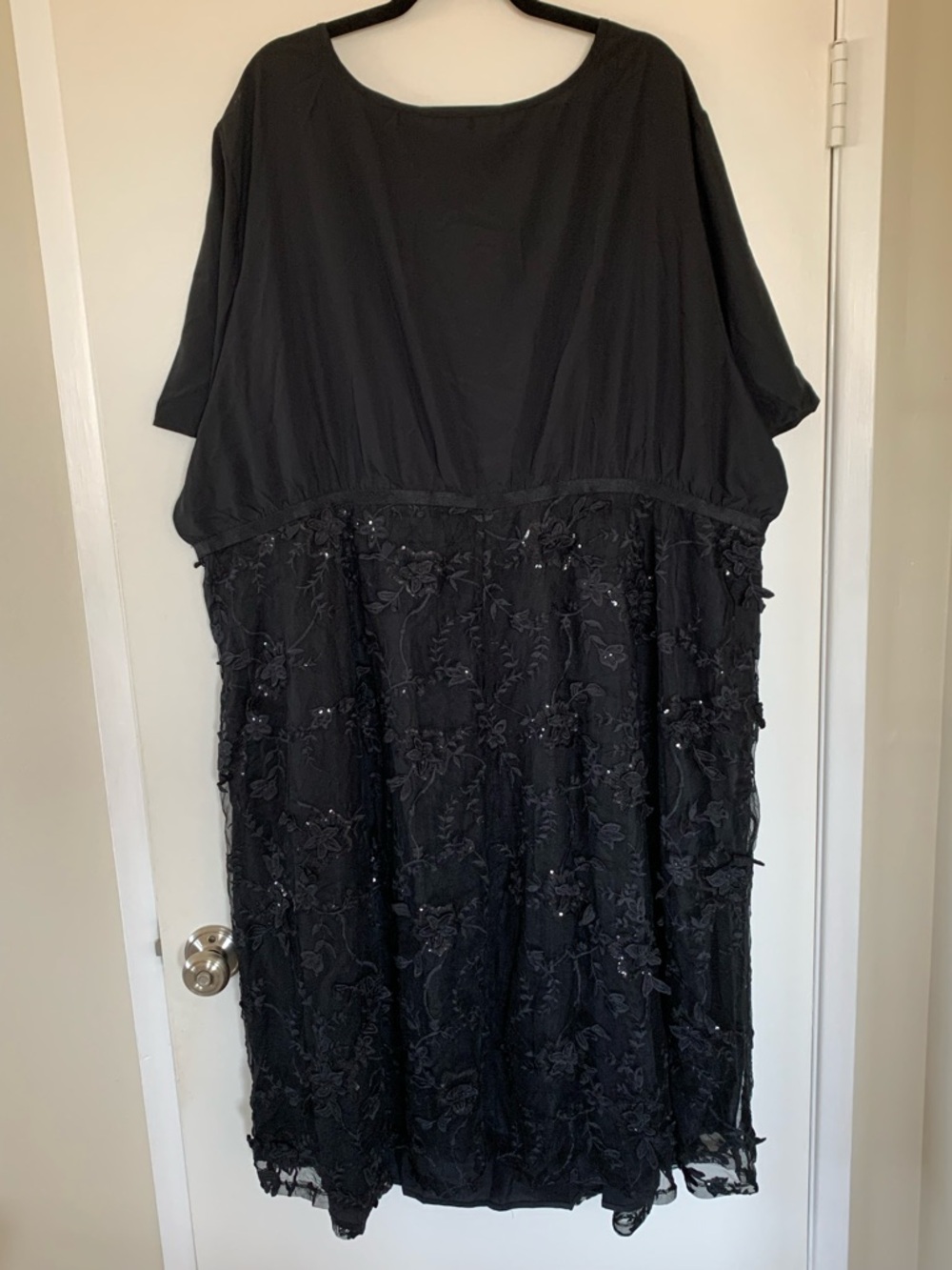NWT BloomChic Plus Size 30 Black Cocktail Dress 3D Floral Appliqués and Sequins - Picture 8 of 8